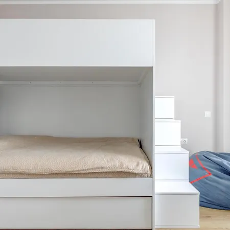 Luxury 2 Bdrm Getaway And Free Parking Sofia